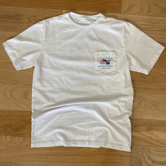 Class of 2020 Vineyard Vines T-Shirt - Picture 3 of 4